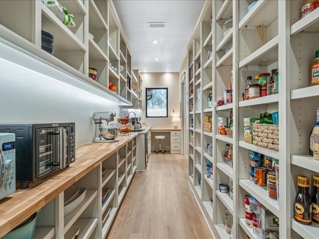 8701 Zebra Crossing, Larue, TX 75770