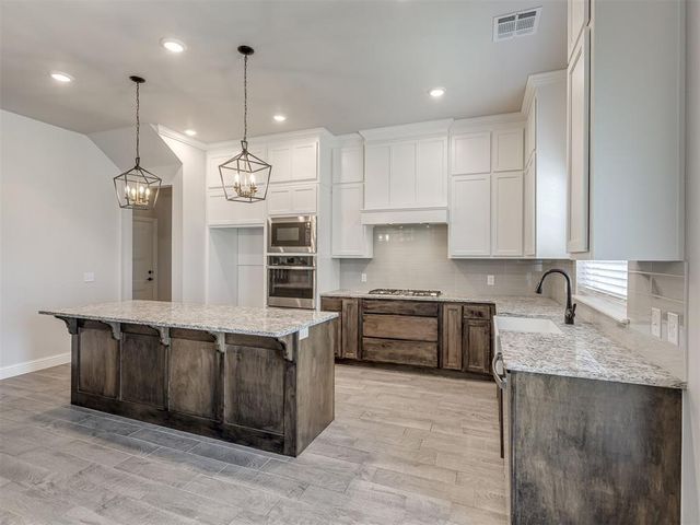 2817 Bens Circle, Yukon, OK 73099