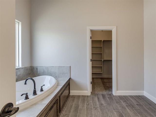 2817 Bens Circle, Yukon, OK 73099