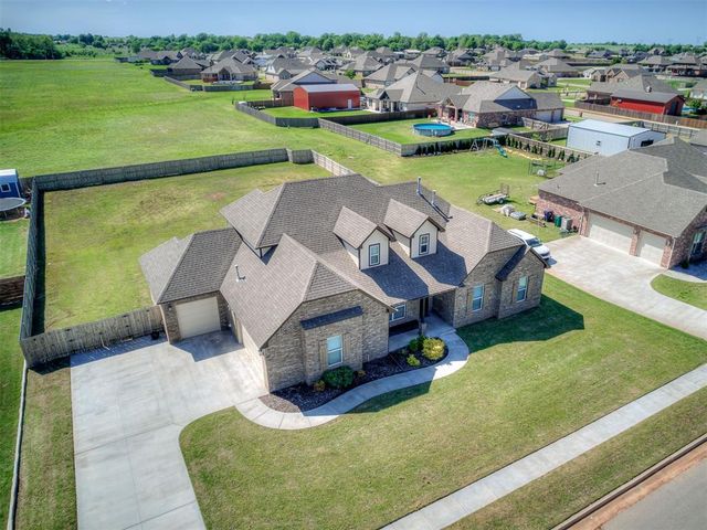 2817 Bens Circle, Yukon, OK 73099