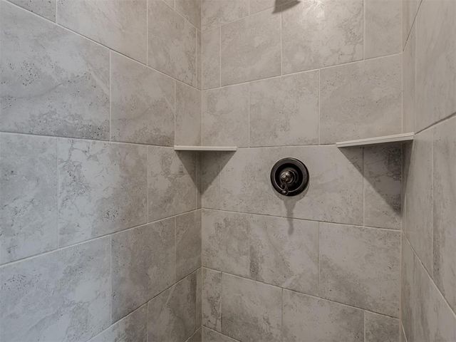 2817 Bens Circle, Yukon, OK 73099