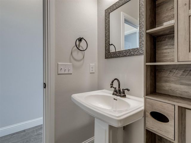 2817 Bens Circle, Yukon, OK 73099