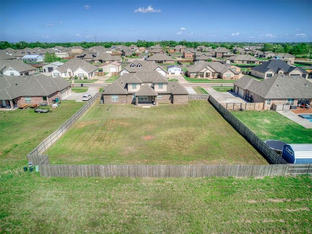 2817 Bens Circle, Yukon, OK 73099