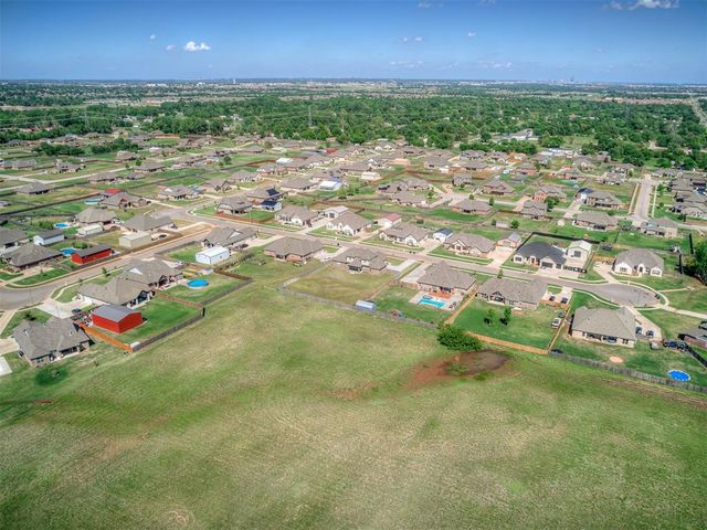 2817 Bens Circle, Yukon, OK 73099