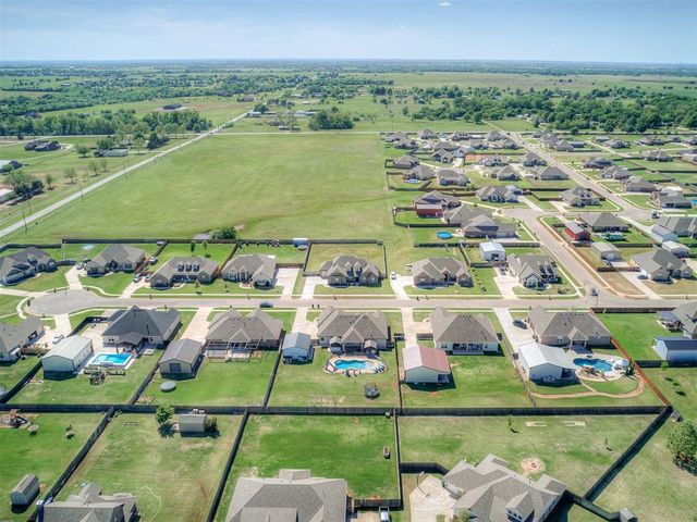 2817 Bens Circle, Yukon, OK 73099