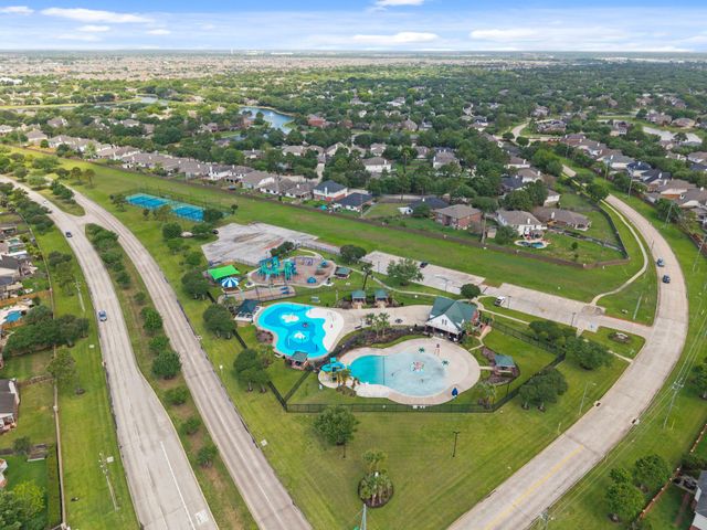 16539 Whitaker Creek Drive, Houston, TX 77095