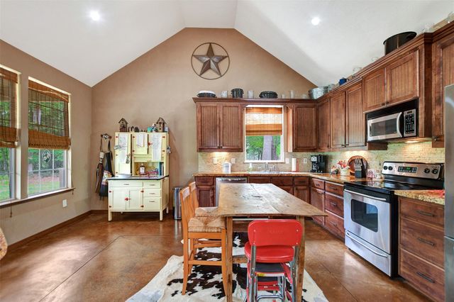 9832 Hawaii Lane, Midway, TX 75852