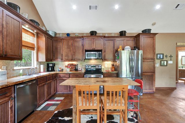 9832 Hawaii Lane, Midway, TX 75852