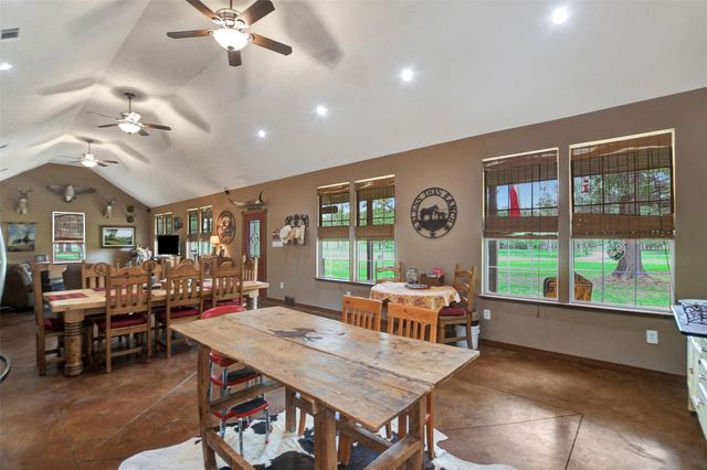 9832 Hawaii Lane, Midway, TX 75852