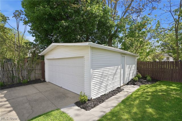 2189 20th Street SW, Akron, OH 44314