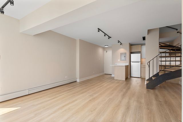 6166 N Sheridan Road 18G, Chicago, IL 60660