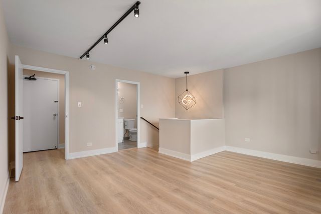 6166 N Sheridan Road 18G, Chicago, IL 60660