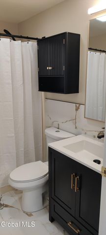 24 Arrow Wood Place, Malta, NY 12020