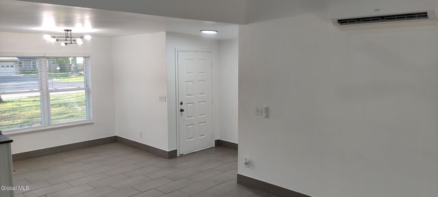 24 Arrow Wood Place, Malta, NY 12020