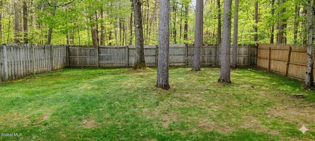 24 Arrow Wood Place, Malta, NY 12020