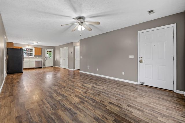 221 Grant Ave, Oak Grove, KY 42262