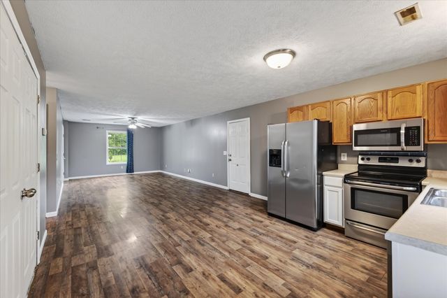 221 Grant Ave, Oak Grove, KY 42262
