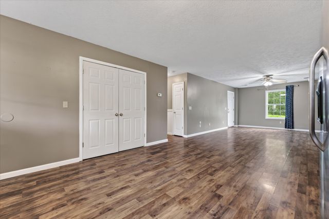 221 Grant Ave, Oak Grove, KY 42262