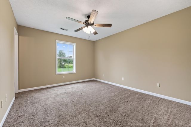 221 Grant Ave, Oak Grove, KY 42262
