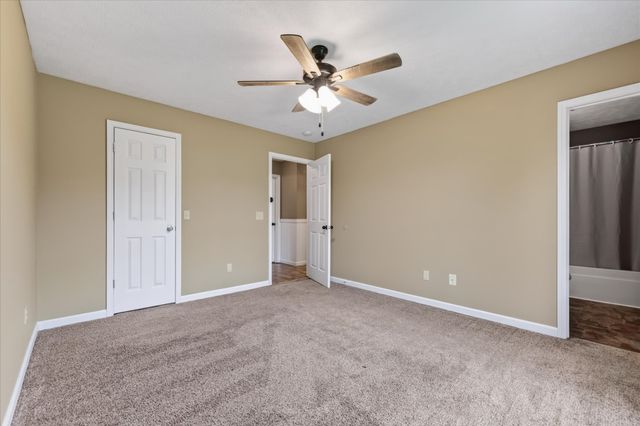 221 Grant Ave, Oak Grove, KY 42262