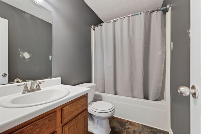 221 Grant Ave, Oak Grove, KY 42262