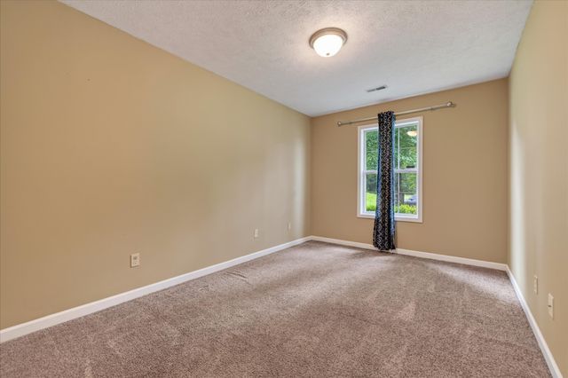 221 Grant Ave, Oak Grove, KY 42262