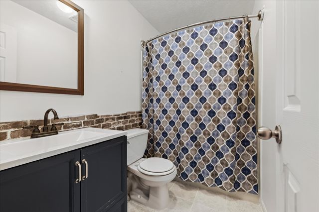 221 Grant Ave, Oak Grove, KY 42262