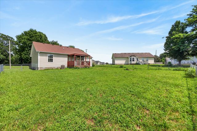 221 Grant Ave, Oak Grove, KY 42262