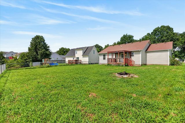 221 Grant Ave, Oak Grove, KY 42262