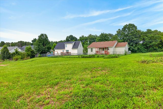 221 Grant Ave, Oak Grove, KY 42262