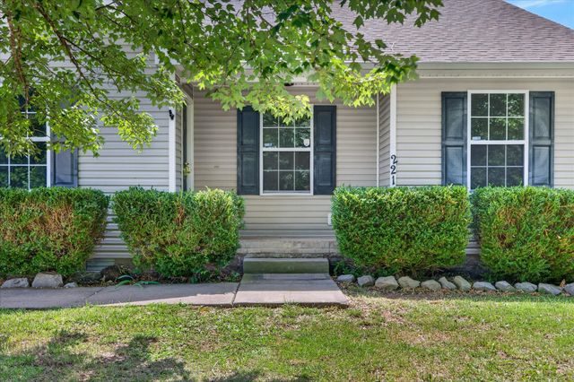221 Grant Ave, Oak Grove, KY 42262