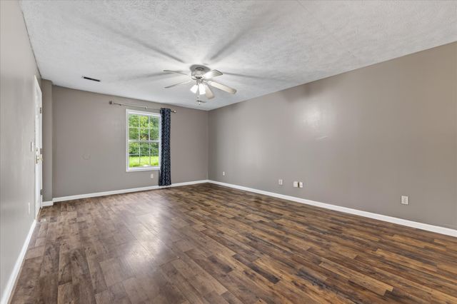 221 Grant Ave, Oak Grove, KY 42262