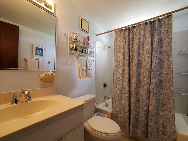 150 CANDELERO DRIVE 798, Humacao, PR 00791