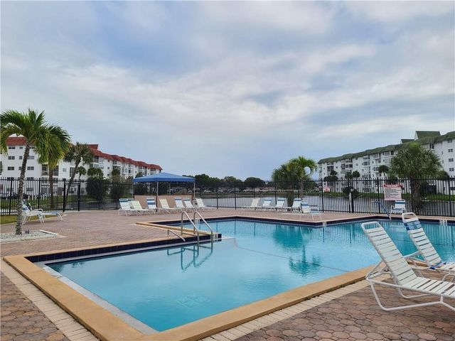 4880 NW 22nd Street 309, Lauderhill, FL 33313