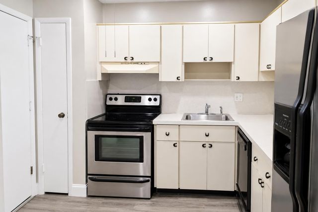 4880 NW 22nd Street 309, Lauderhill, FL 33313