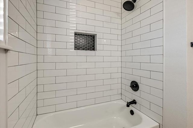 947 SW 4th Place, Moore, OK 73160