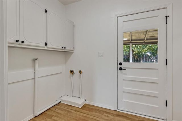 947 SW 4th Place, Moore, OK 73160