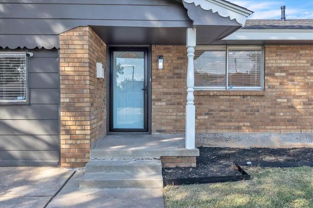 947 SW 4th Place, Moore, OK 73160