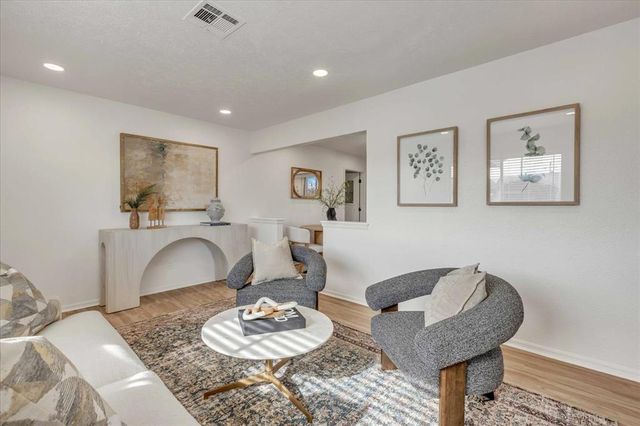 947 SW 4th Place, Moore, OK 73160