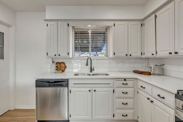 947 SW 4th Place, Moore, OK 73160