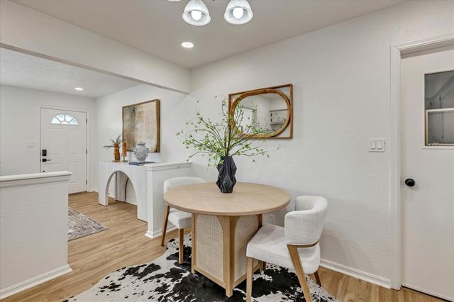 947 SW 4th Place, Moore, OK 73160