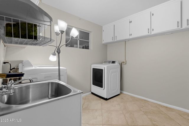 1802 E MEADOWBROOK Avenue, Phoenix, AZ 85016