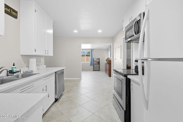 1802 E MEADOWBROOK Avenue, Phoenix, AZ 85016