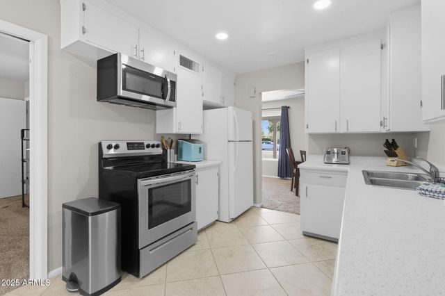 1802 E MEADOWBROOK Avenue, Phoenix, AZ 85016