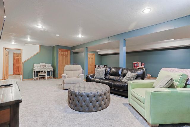 14223 Worthington Drive, Granger, IN 46530