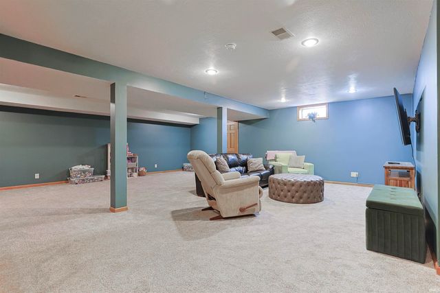 14223 Worthington Drive, Granger, IN 46530