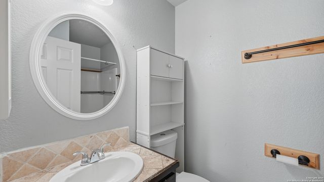 195 Cheyenne, Kingsbury, TX 78638