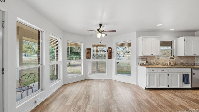 195 Cheyenne, Kingsbury, TX 78638