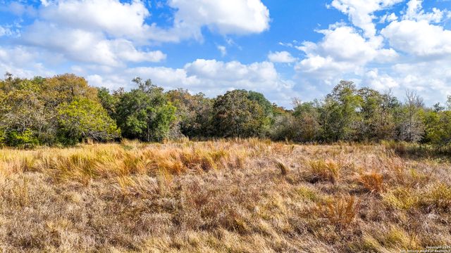 195 Cheyenne, Kingsbury, TX 78638