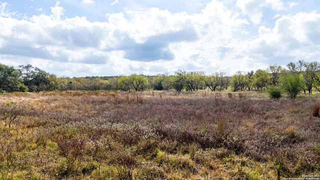 195 Cheyenne, Kingsbury, TX 78638